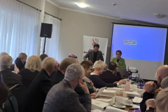 Orange Modern Abstract Background Instagram Post (1000 x 1000 px) - bez glowy